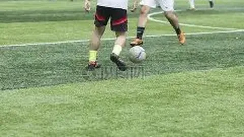 澳篮名将重返巅峰，精准团队勇夺首胜，信心十足备受瞩目！